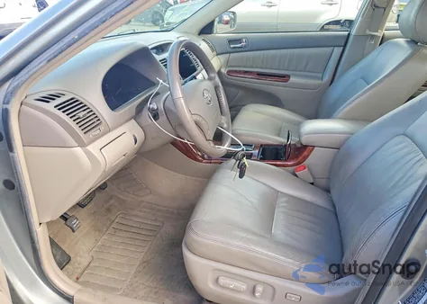 2005 Toyota Camry Le z USA, uszkodzony, nr VIN JTDBF30KX50163224